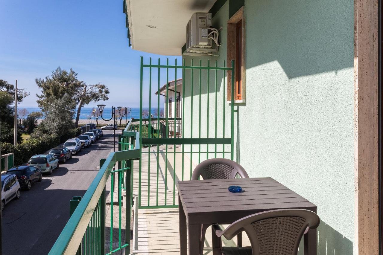 Ad Un Passo Dal Mare Bed and Breakfast Praia a Mare Eksteriør billede
